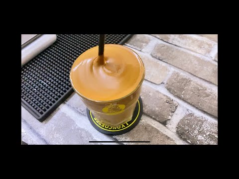 Cách pha cà phê bọt biển bằng cà phê phin | Lyon Coffee 18009450